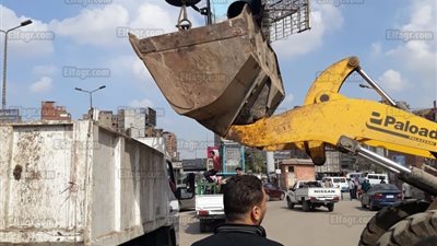 شرطة المرافق تقود حملة مكبرة لتطهير ميدان المنيب من الإشغالات (صور)