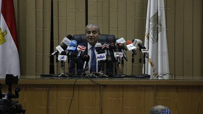 وزير التموين: احتياطي السكر يكفي لـ5 أشهر.. والزيت لـ3 (صور)