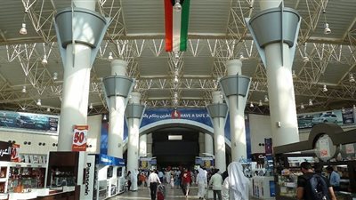 بسبب سوء الأحوال الجوية.. تعليق حركة الملاحة بمطار الكويت 