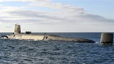 بريطانيا ترسل غواصة نووية قاتلة لملاحقة السفن الروسية في المتوسط