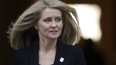 وزيرة العمل في الحكومة البريطانية تستقيل احتجاجا على خطة 