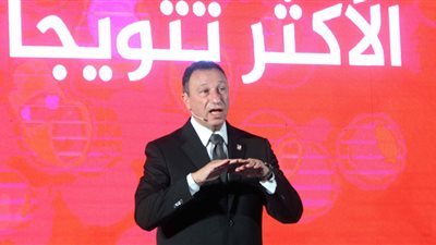 عاجل.. الأهلي يحل لجنة الكرة لإعادة تشكيلها