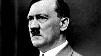 معاقبة أحد أفراد القوات الخاصة الألمانية لأدائه تحية هتلر