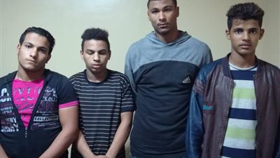 ضبط تشكيل عصابي تخصص في سرقة الهواتف بأسلوب 