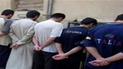 تجديد حبس عناصر تشكيل عصابي 15 يوما بتهمة سرقة أبواب المقابر بالخليفة