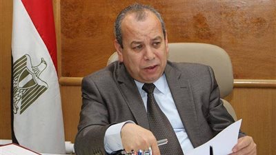 محافظ كفر الشيخ يحيل شكوى بشأن تعد على حرم الطريق للنيابة الإدارية