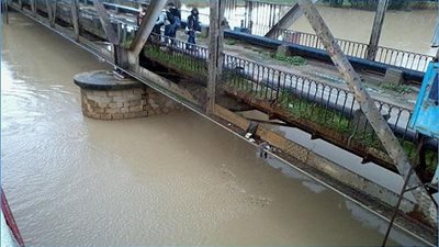 من فوق جسر وادي مجردة.. شيخ الـ83 عاما يقدم على الإنتحار‎