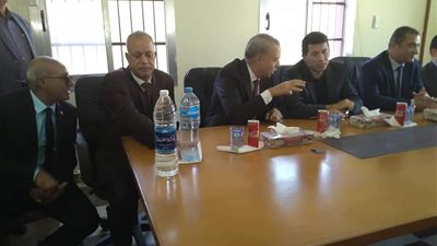 وزير الشباب: ألعاب بدنية وأدوات لتنشيط رياضة الهوكي بنادي نقادة الرياضي (صور)