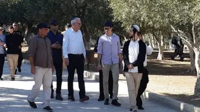 وزير الزراعة في حكومة الاحتلال الإسرائيلي يقتحم المسجد الأقصى