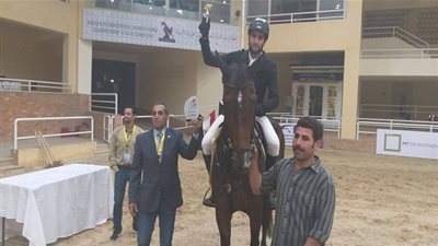 محمد طلعت يقتنص بطولة الجائزة الكبرى للفروسية