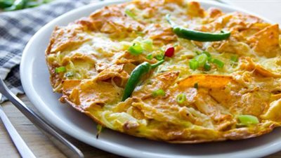 طريقة عمل الفطيرة الفرنسية بالجبنة والبييض والسمسم