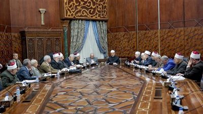 البحوث الإسلامية يرد على الشيخ سعيد نعمان بشأن خطبة الفتاة وهي 