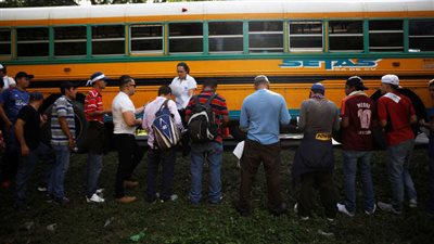 قافلة جديدة من المهاجرين تتجه نحو الولايات المتحدة