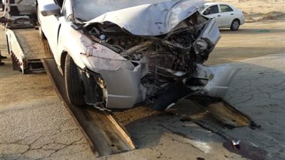 إصابة شخص في اصطدام سيارة بسور كوبري السيدة عائشة