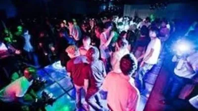 استمرار إيداع 6 قاصرات بدار رعاية بعد ضبطهن في ملهى ليلي بشارع الهرم