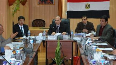 رئيس جامعة دمياط يستقبل خبراء وحدة القياس والتقويم فى إدارة المشروعات