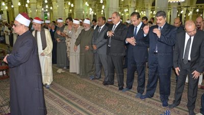 محافظ الغربية يحضر احتفالية مديرية الأوقاف بالمولد النبوي الشريف (صور)