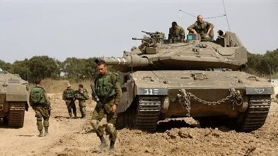 توغل إسرائيلي في غزة وإطلاق نار على صيادين