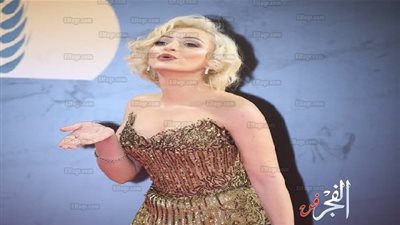 شاهد.. شبيهة مارلين مورنو في حفل افتتاح مهرجان القاهرة السينمائي الدولي (صور)