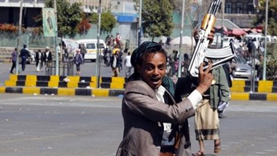 الحوثي يُخطط للدفع بالسجناء إلى جبهات القتال