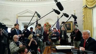 صحيفة: ترامب يريد تحقيقات حول هيلاري كلينتون وجيمس كومي