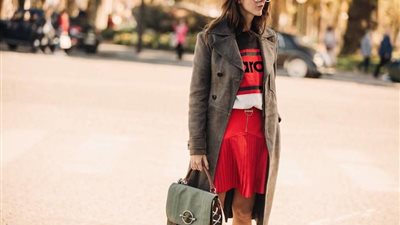 طرق مختلفة لتنسيق التنورة الجلد (صور)