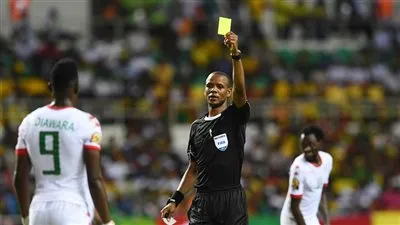   عاجل.. أول تعليق من حكم الترجي وأول أغسطس بعد إيقافه من قبل الكاف   