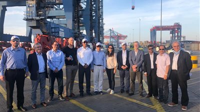  وفد البنك الاسيوي للاستثمار يختتم زيارته لمصر بتفقد مشروع الطاقة الشمسية بأسوان