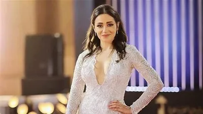 مريم حسن بإطلالة 