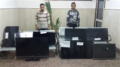 القبض على عاطلين بتهمة سرقة المساكن بعين شمس