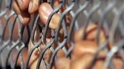 ضبط 5 عاطلين بتهمة الاتجار في المخدرات بالعاصمة