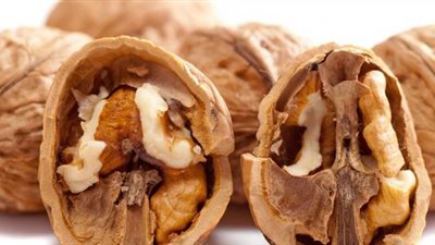 تعرف على فوائد الجوز المذهلة للأمعاء