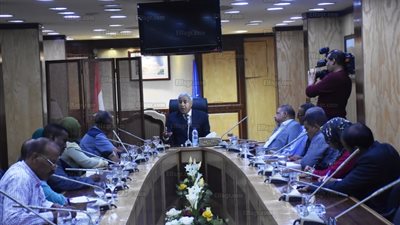 خلال مؤتمر صحفي.. محافظ أسوان يطرح رؤية المحافظة لتنفيذ إعلان الرئيس عبدالفتاح السيسي لعام 2019 (فيديو)