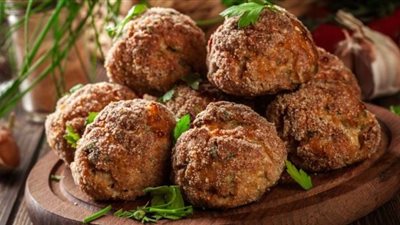 طريقة تحضير كرات اللحم بصوص العسل والثوم 