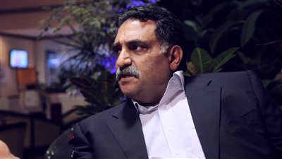 بعد تغريدته بشأن بيان ترامب.. درس قاسي لـ 