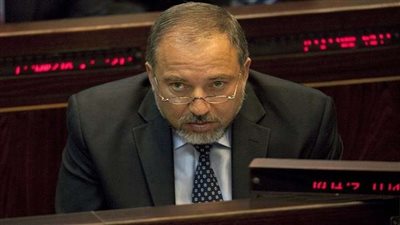 ليبرمان يهرب من جاره العربي في الكنيست