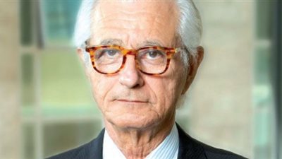 ماذا بين الهيئة الحالية للنادي الإفريقي ورئيسه الأسبق فريد عباس؟