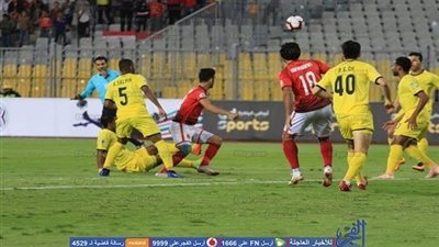 التعادل السلبي يحسم موقعة الشوط الأول بين الأهلي والوصل