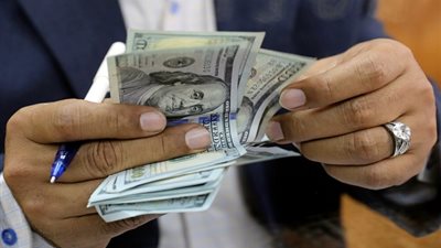 سعر الدولار أمام الجنيه فى نهاية التعاملات اليوم الخميس 22/11/2018