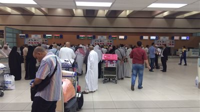 تعليق إقلاع الطائرات بمطار الملك عبدالعزيز بجدة بسبب العواصف الرعدية