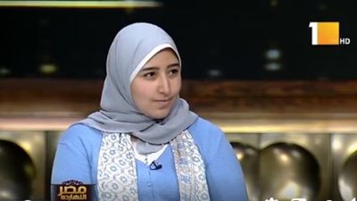 قصة أول فتاة مسلمة محجبة ترتل الترانيم المسيحية داخل كنيسة