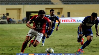 عماد متعب يدافع عن كريم نيدفيد