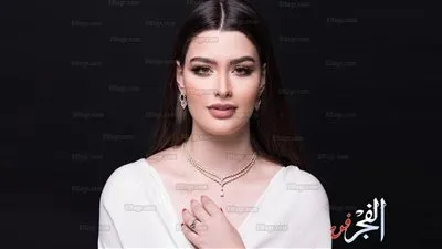 على طريقة ليدي جاجا.. روان حسين ترتدي فستانا يكشف جسمها (صورة)