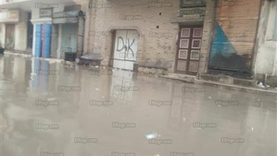تعطل المرور وحركة الصيد في دمياط وغرق الشوارع والميادين 