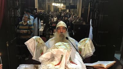 أسقف نجع حمادي يترأس قداس عيد مارمينا بكنيسة القديس مارمرقس