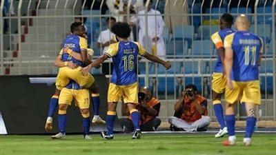الانتماء فوق كل شئ.. الكفيف والكرسي المتحرك يشعلان مباراة النصر والشباب