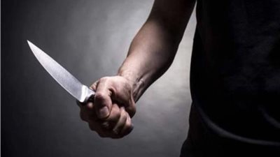 طالب ثانوي يقتل معلمته خلال درس خصوصي بمنزلها.. والسبب 