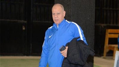 أزمة في الزمالك بسبب عودة أيمن حافظ