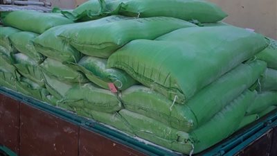 ضبط طن دقيق مدعم قبل بيعه بالسوق السوداء في الجيزة