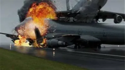 اصطدام طائرتين في مطار 